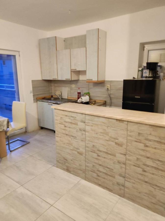 Apartmani Ketryn Crikvenica Exterior foto